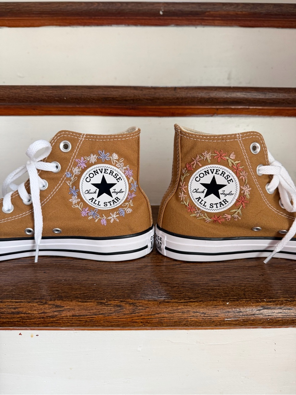 Tan Converse High Tops w Floral Embroidery - 7.5 - Picture 2 of 8